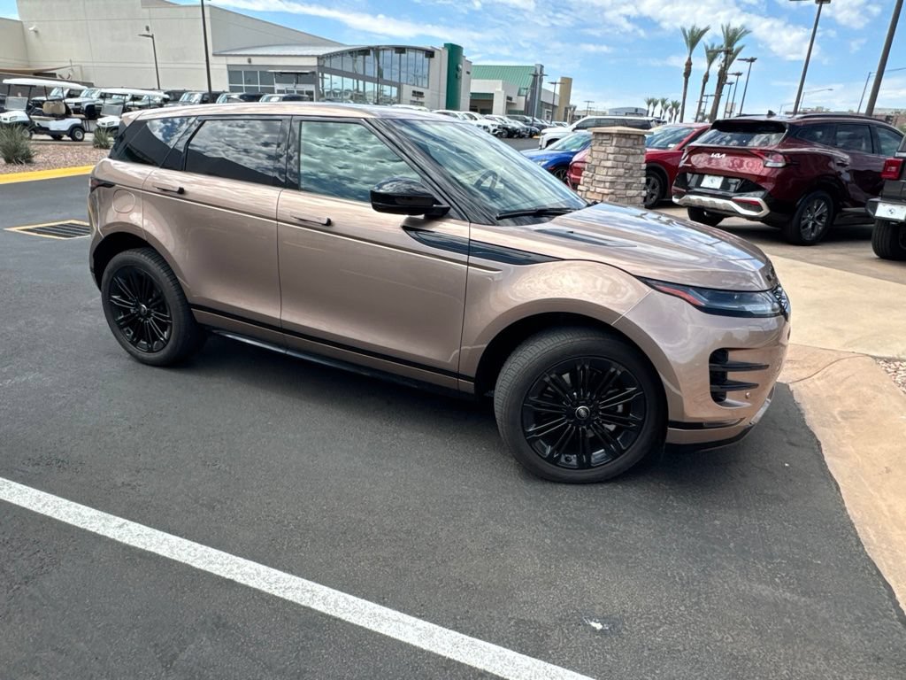 Used 2024 Land Rover Range Rover Evoque Dynamic SE AWD/4WD image 4