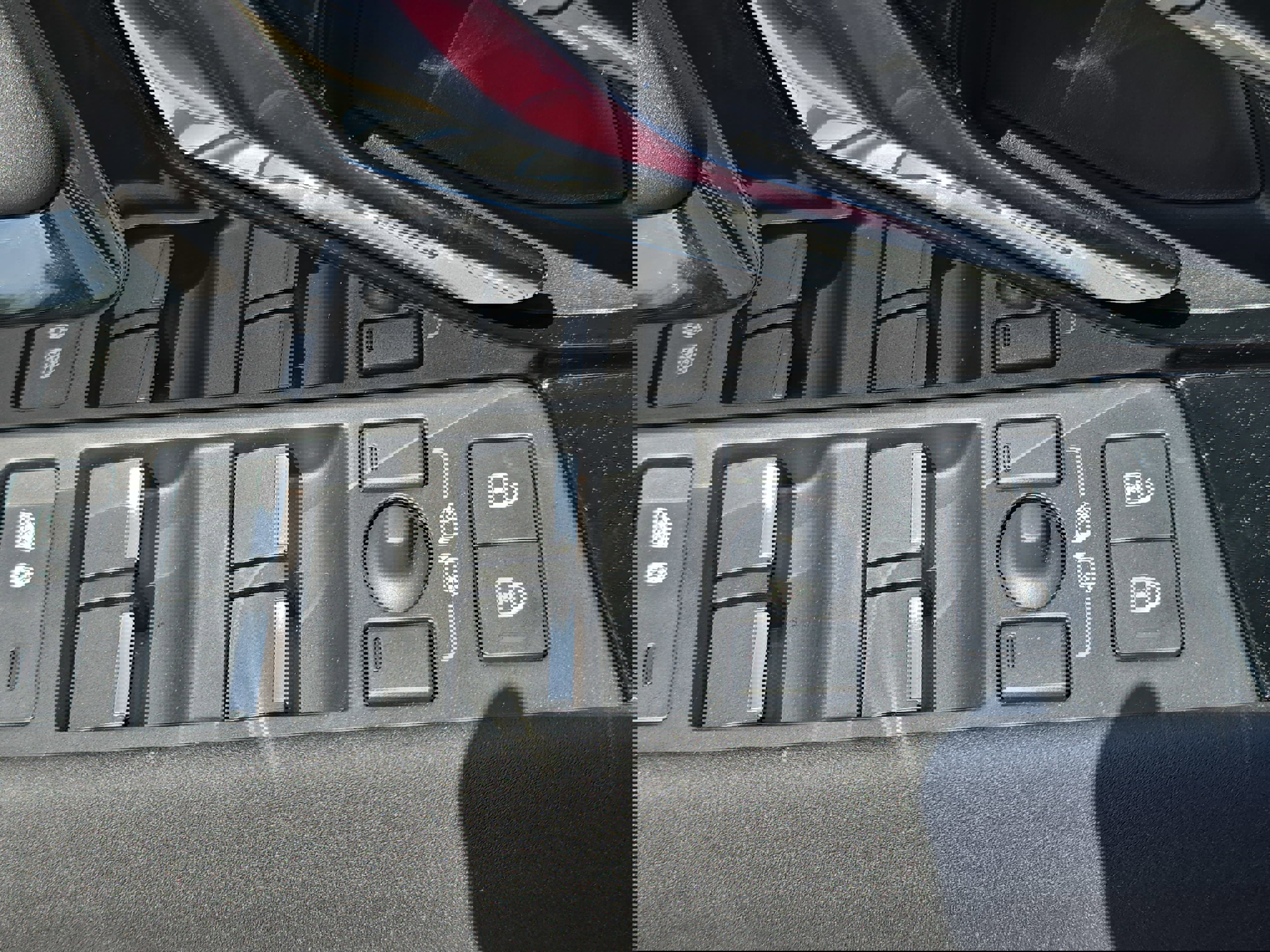 Certified 2026 Land Rover Range Rover Evoque Dynamic SE image 28