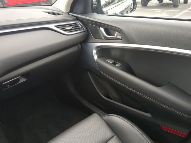 Used 2023 Genesis G70 2.0T image 17