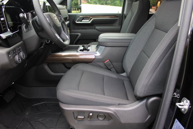 New 2025 Chevrolet Silverado 2500 LT w/ Z71 Chrome Sport Edition image 10