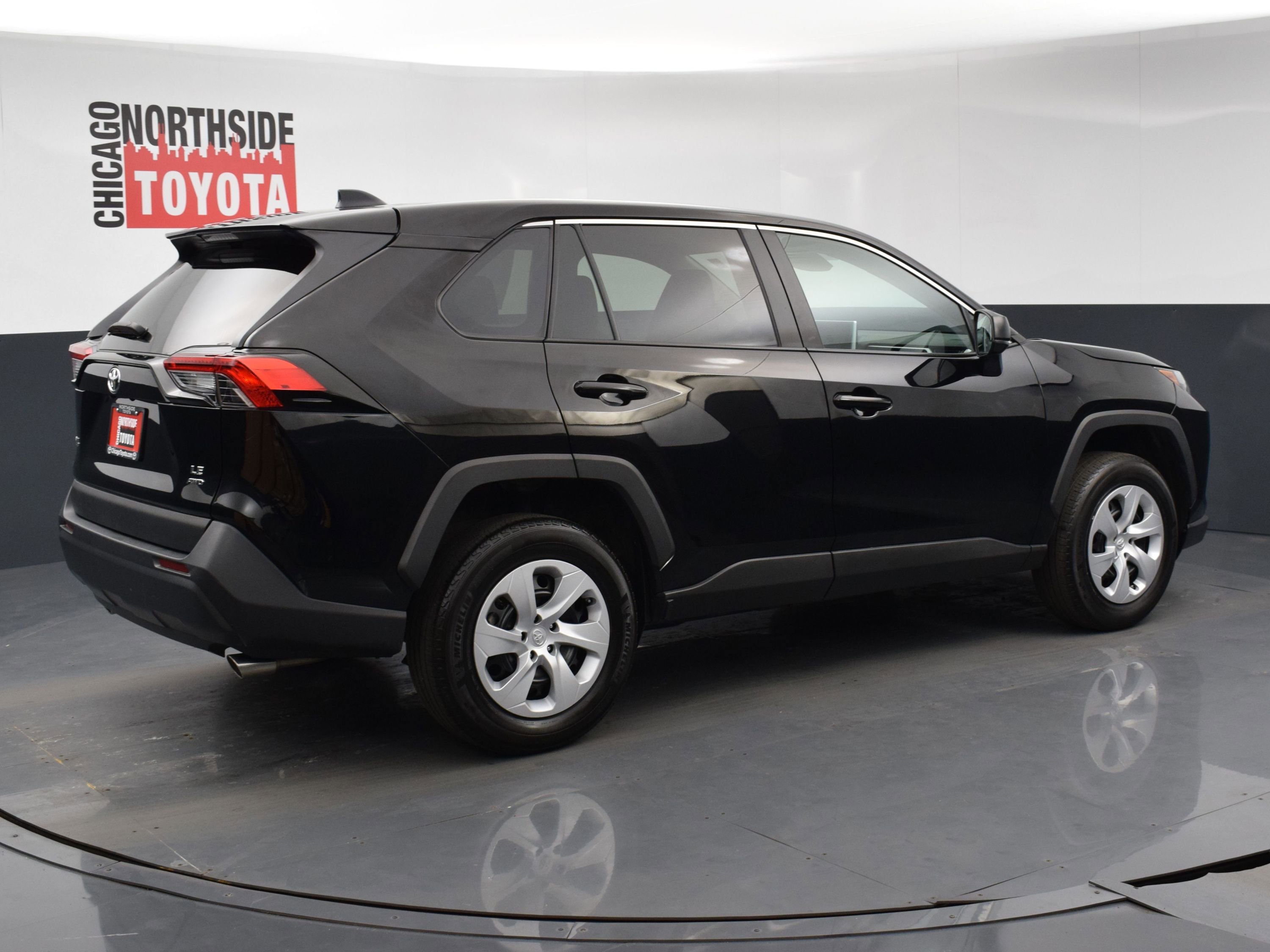 Used 2024 Toyota RAV4 LE image 4