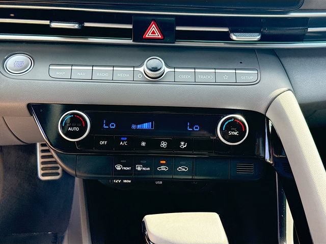 Certified 2025 Hyundai Elantra SEL FWD image 15