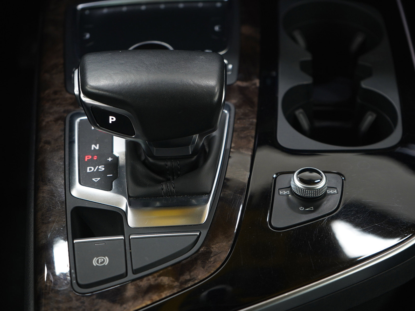 Used 2018 Audi Q7 3.0T Prestige w/ Prestige Package AWD/4WD image 23