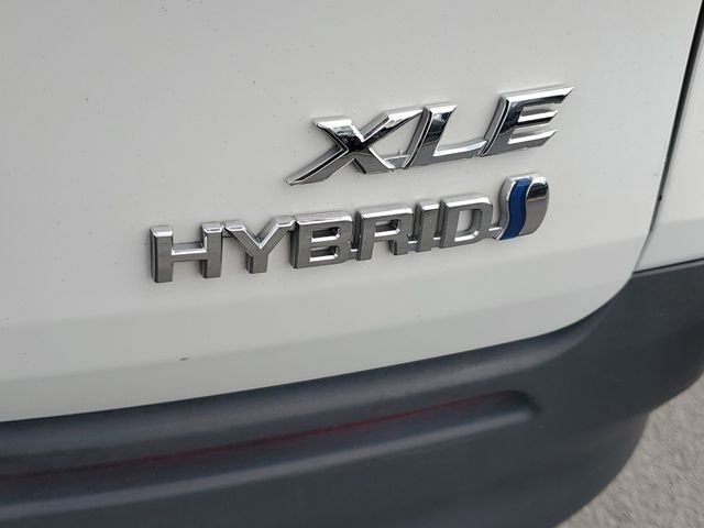 Used 2024 Toyota Sienna LE FWD image 6