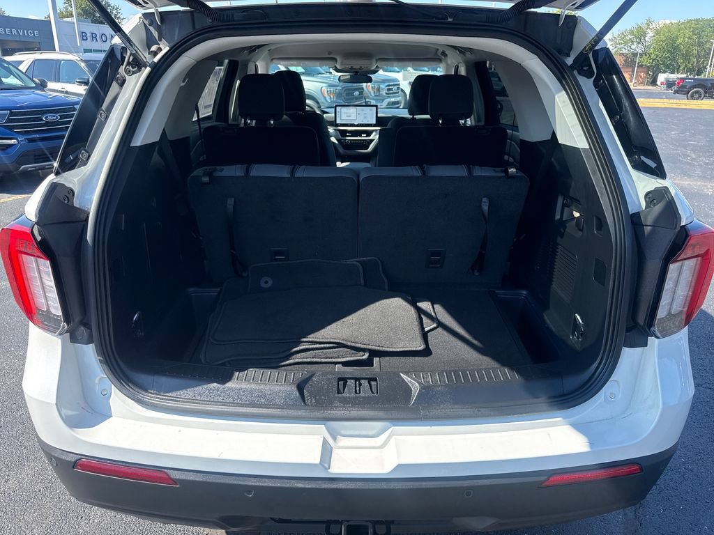 Used 2026 Ford Explorer Active RWD image 12