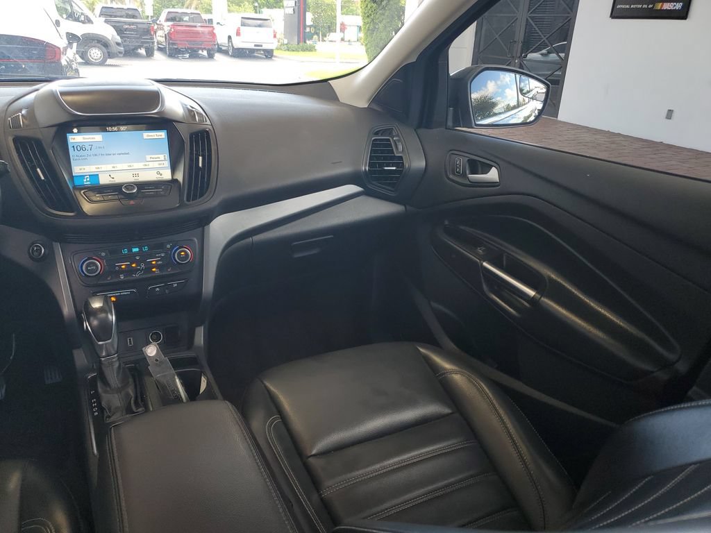 Used 2019 Ford Escape SEL FWD image 17