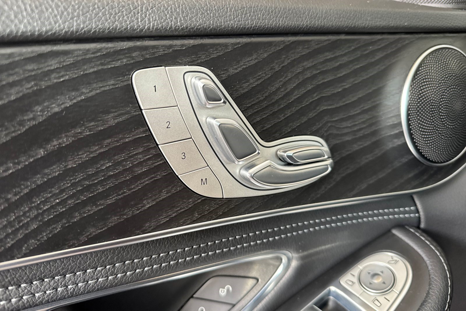 Used 2016 Mercedes-Benz C 300 Sedan image 25