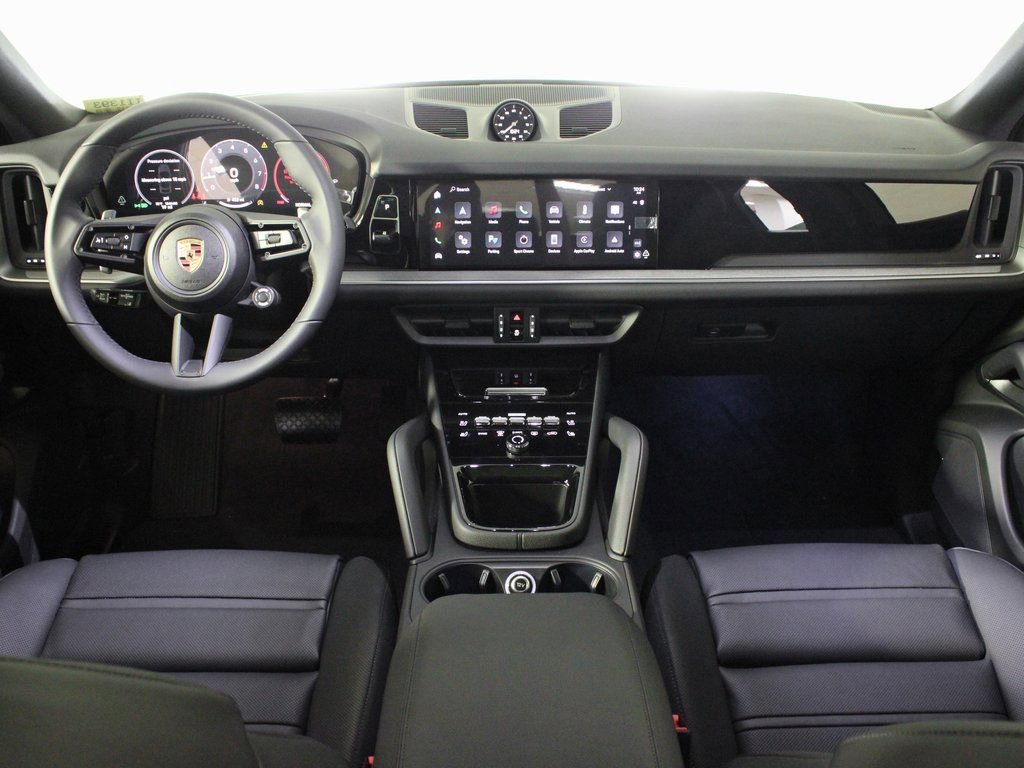 Certified 2025 Porsche Cayenne Coupe image 19