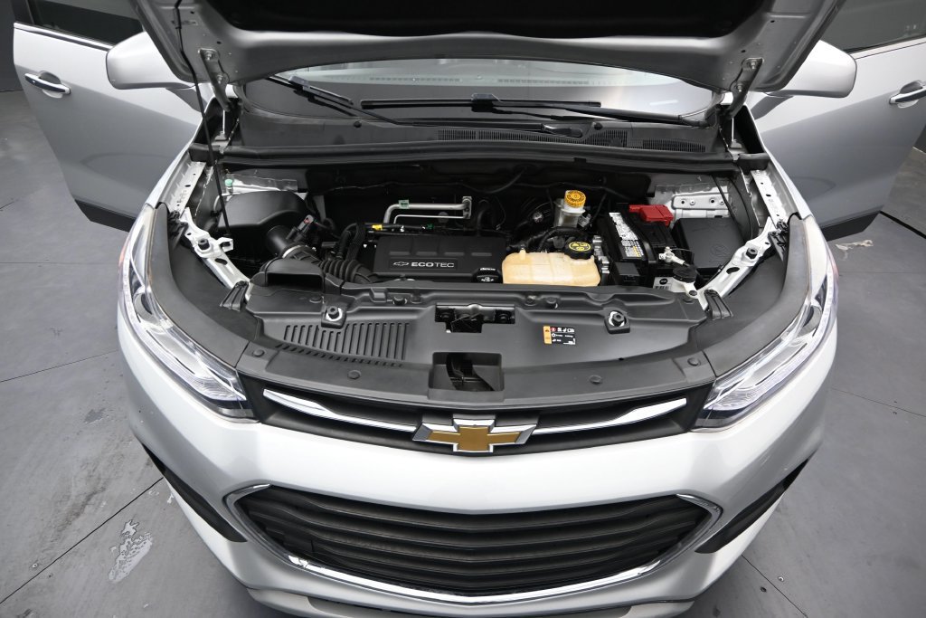 Used 2020 Chevrolet Trax LT w/ LT Convenience Package FWD image 13