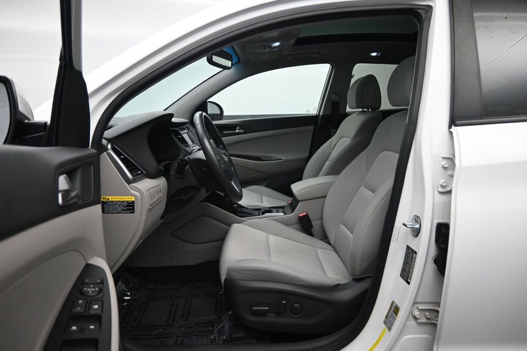 Used 2017 Hyundai Tucson Value AWD/4WD image 18