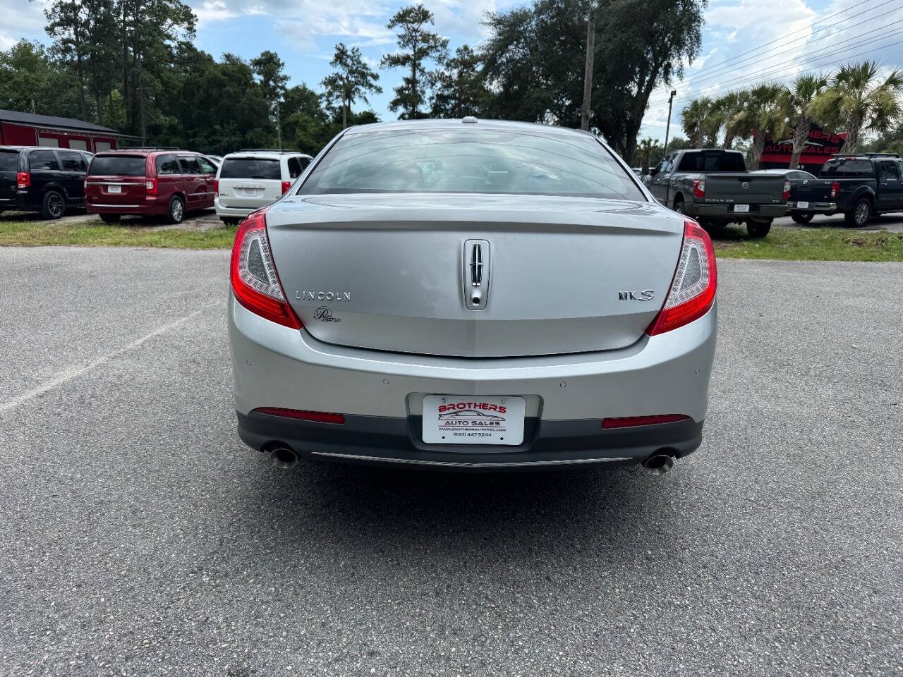 Used 2013 Lincoln MKS FWD image 32