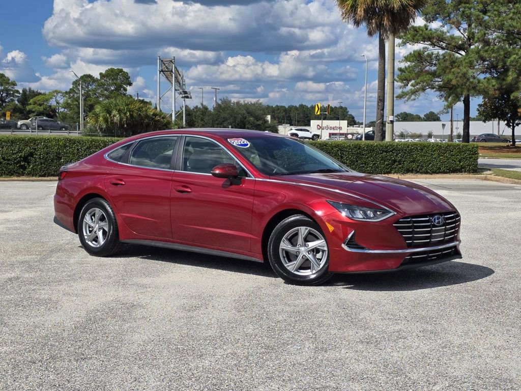 Used 2023 Hyundai Sonata SE image 1