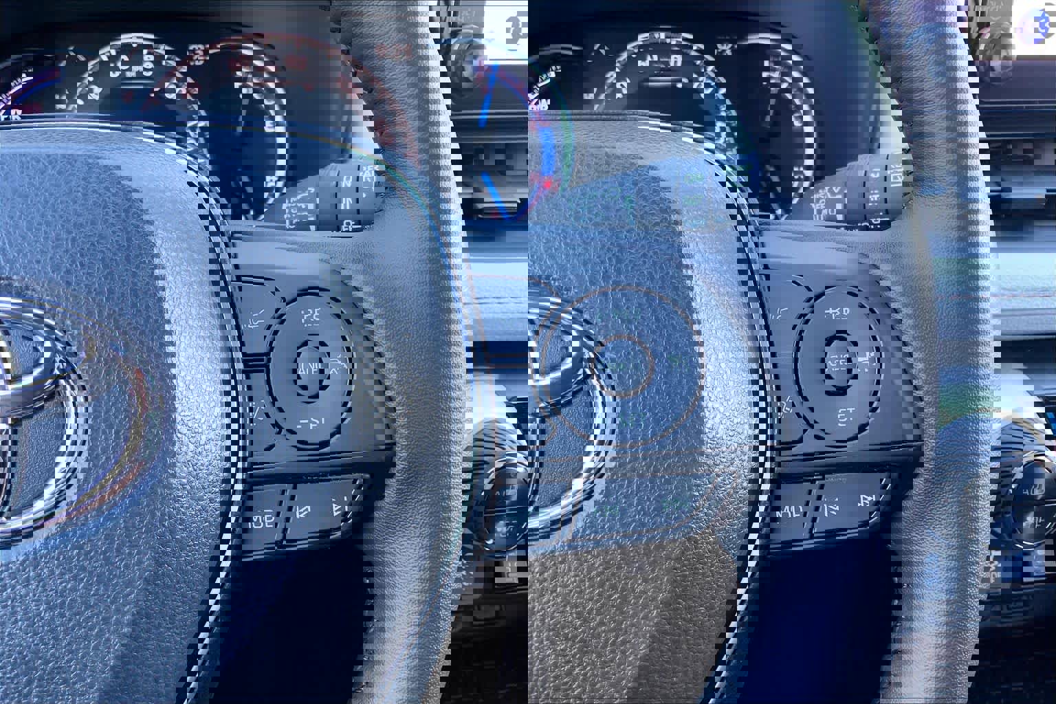 Used 2025 Toyota RAV4 XLE image 24