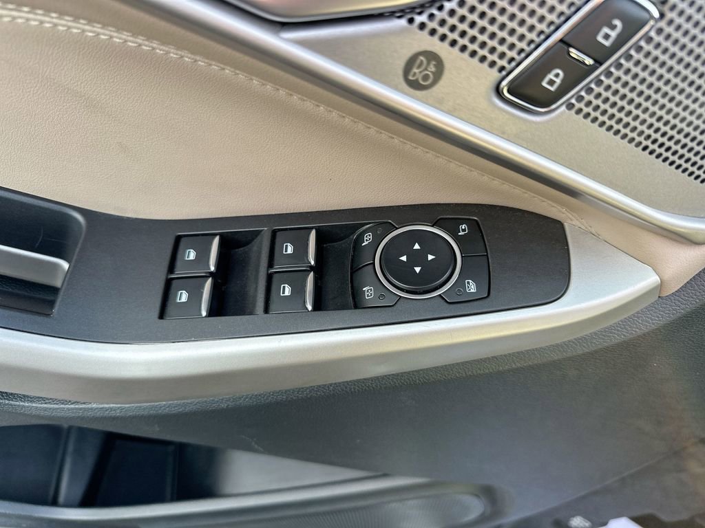 Used 2023 Ford Explorer Limited image 41