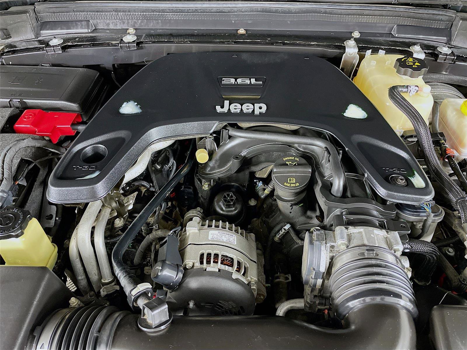 Used 2018 Jeep Wrangler Unlimited Sport S image 31