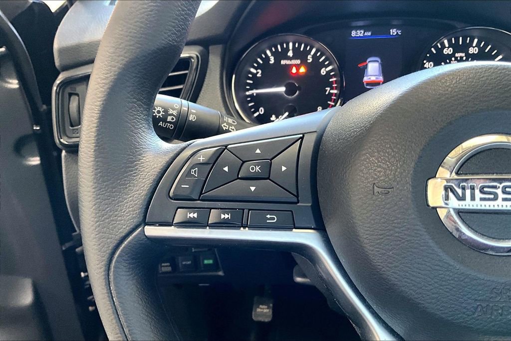 Used 2020 Nissan Rogue S AWD/4WD image 11