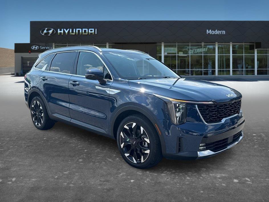 Used 2026 Kia Sorento EX FWD image 3