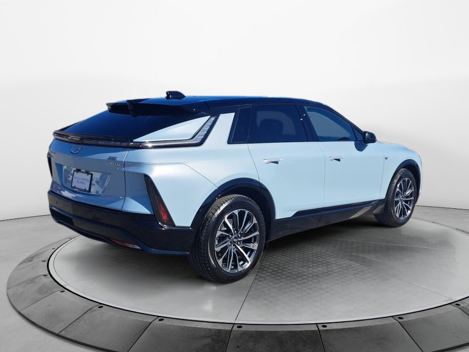 Certified 2025 Cadillac Lyriq Sport image 7