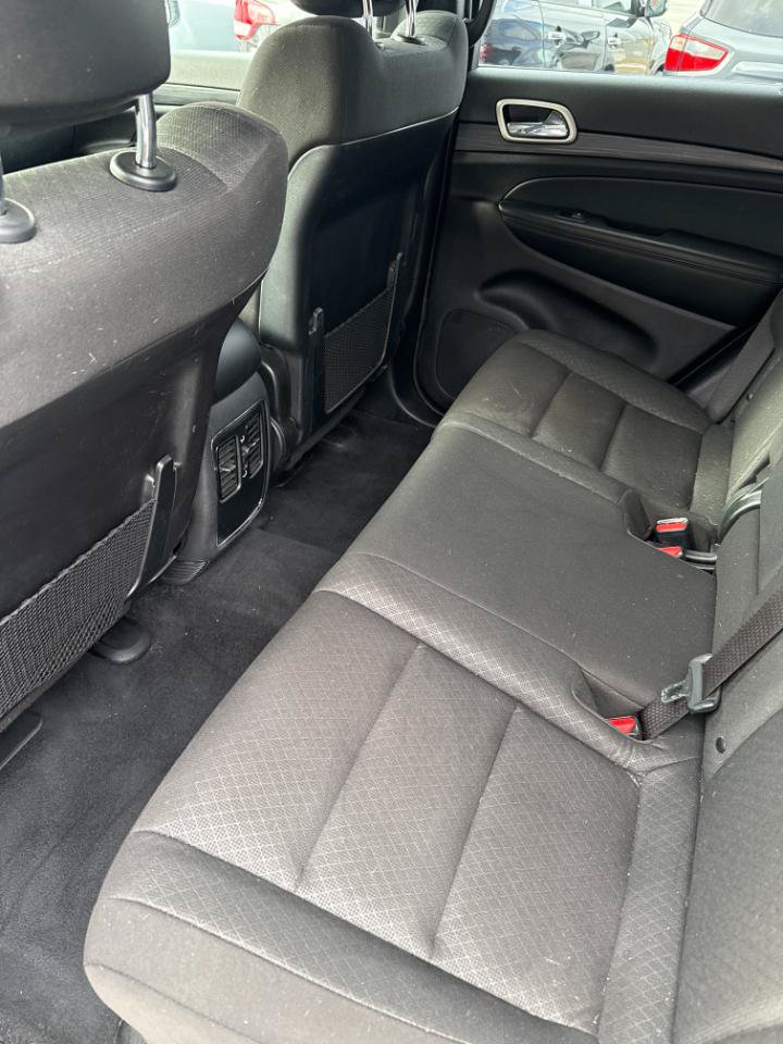 Used 2020 Jeep Grand Cherokee Laredo AWD/4WD image 9