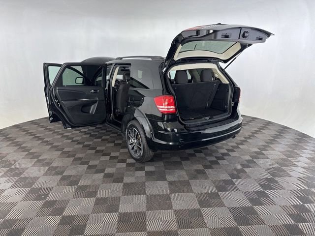 Used 2017 Dodge Journey SE w/ Flexible Seating Group FWD image 14