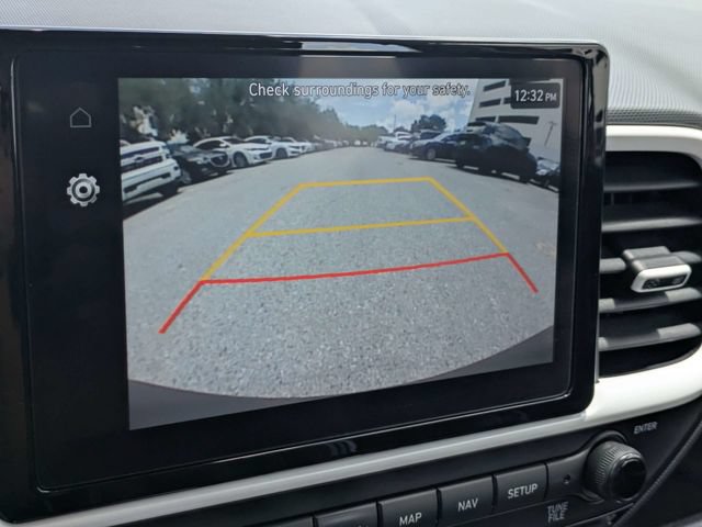Used 2022 Hyundai Venue Limited FWD image 18