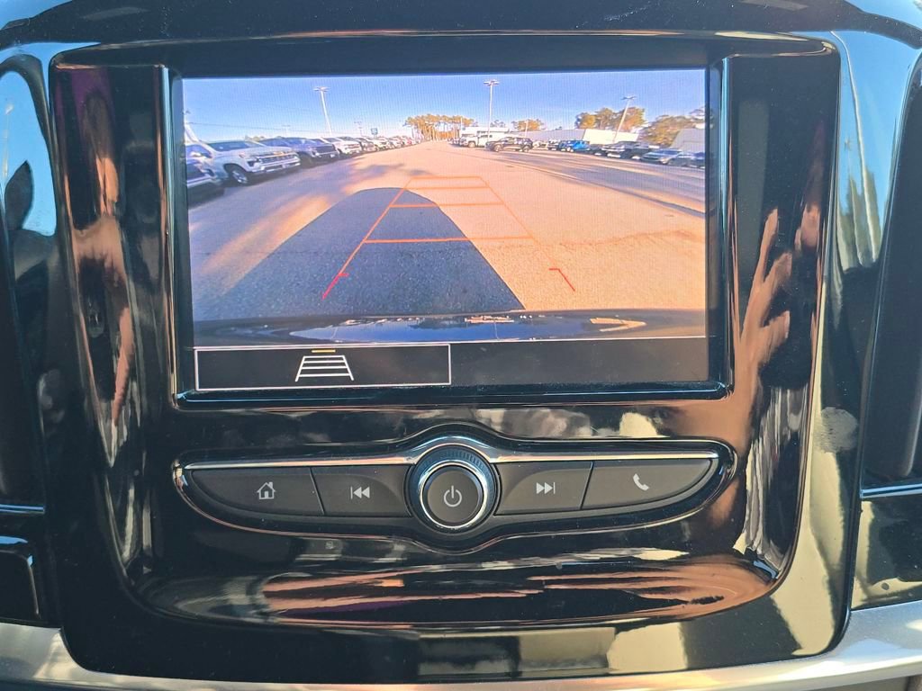 Used 2023 Chevrolet Traverse LS image 21