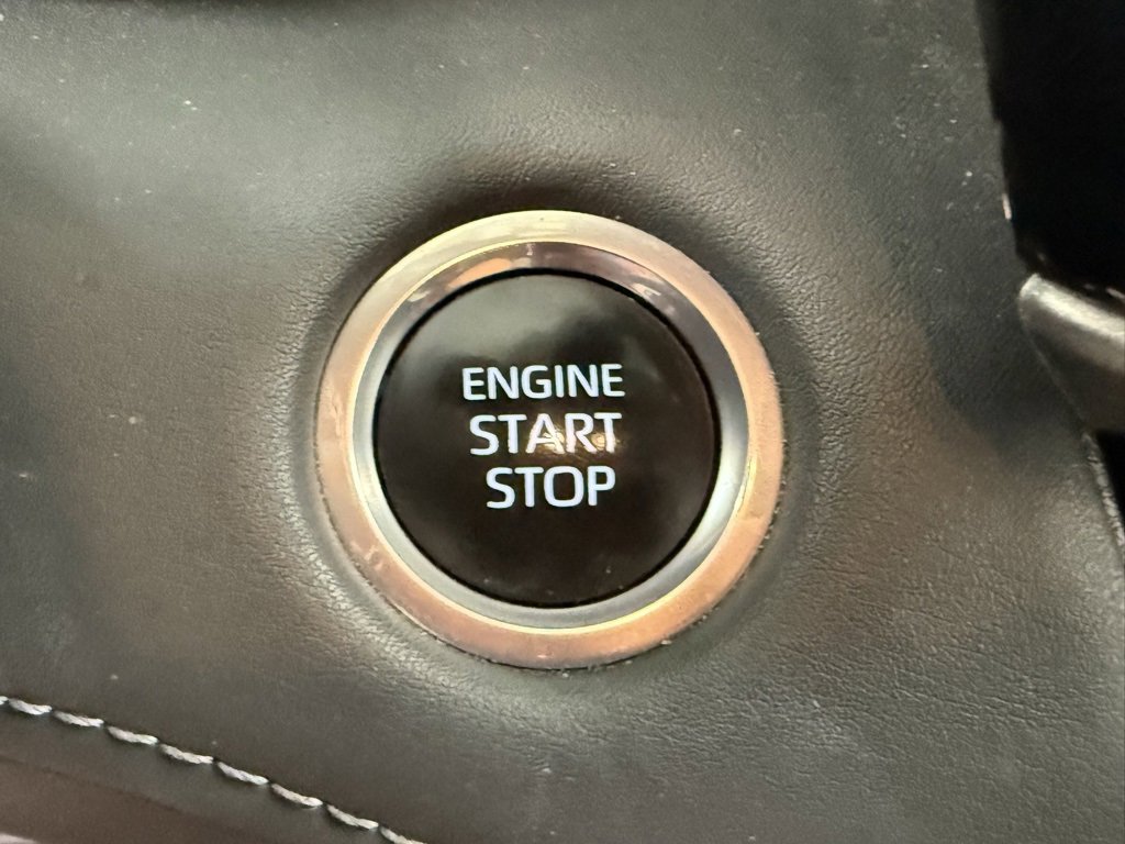 Used 2024 Toyota Highlander LE image 25