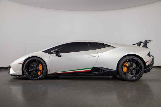 Used 2018 Lamborghini Huracan Performante image 5