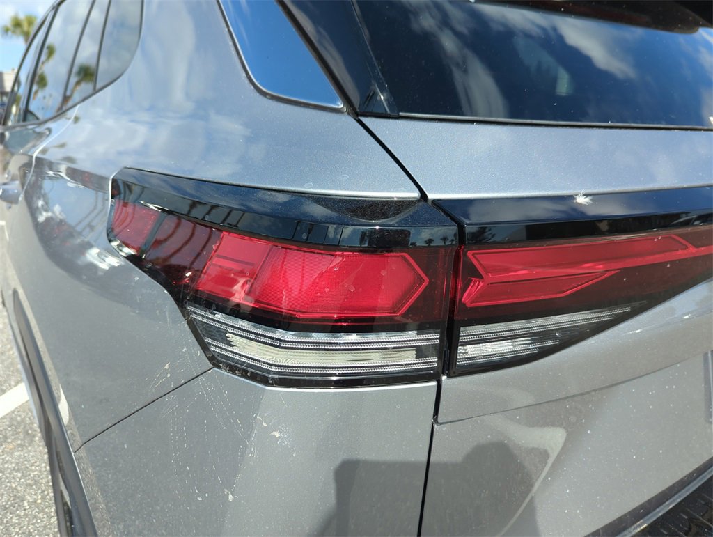 New 2026 Volkswagen Tiguan SE image 14