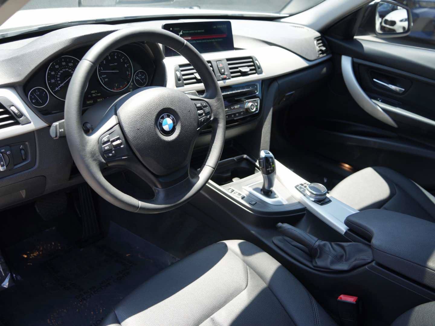 Used 2018 BMW 320i Sedan w/ Convenience Package RWD image 13