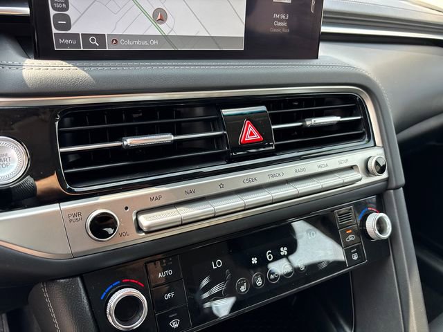 Used 2025 Genesis G70 2.5T image 23