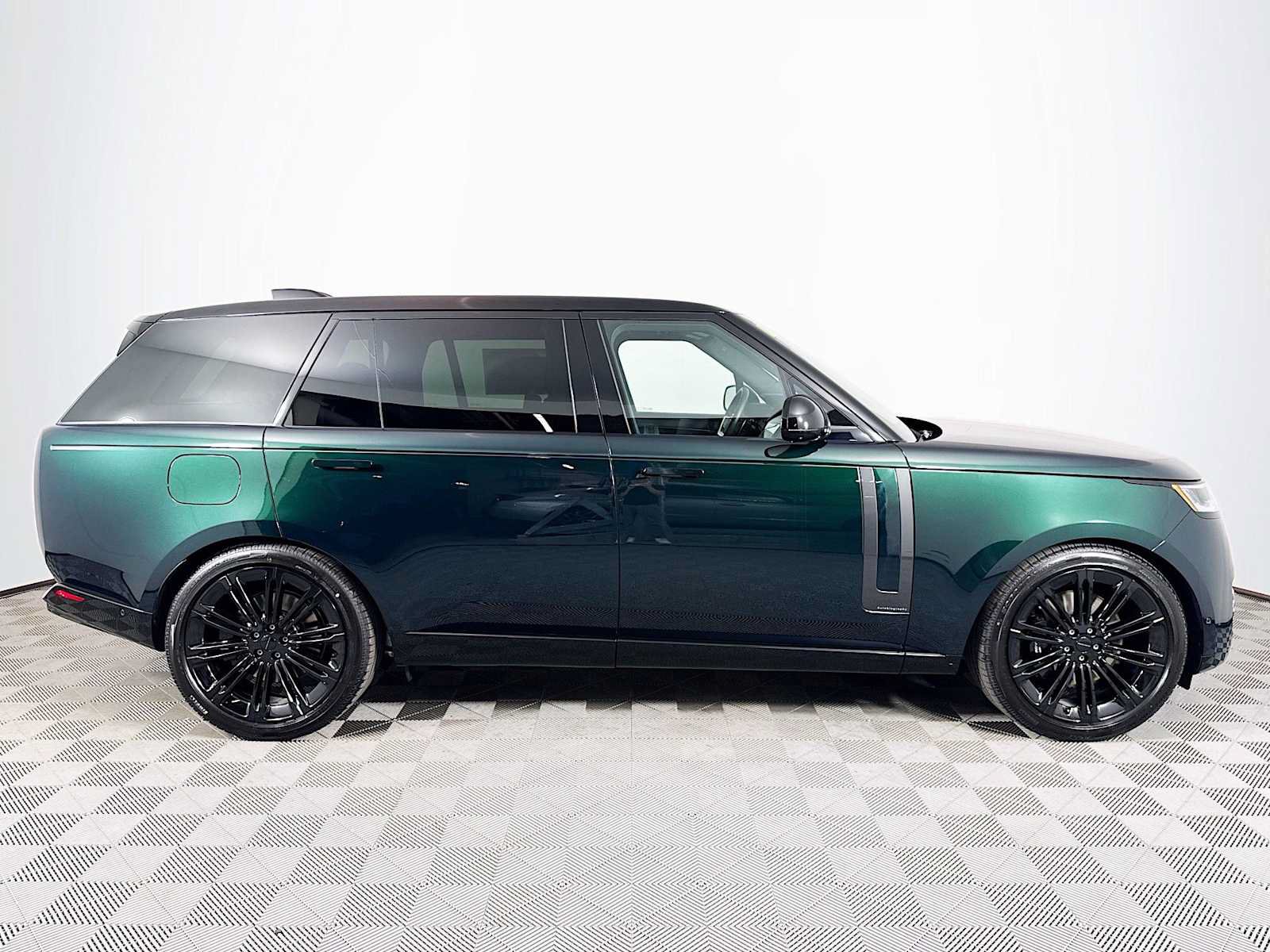 New 2026 Land Rover Range Rover Long Wheelbase Autobiography AWD/4WD image 4