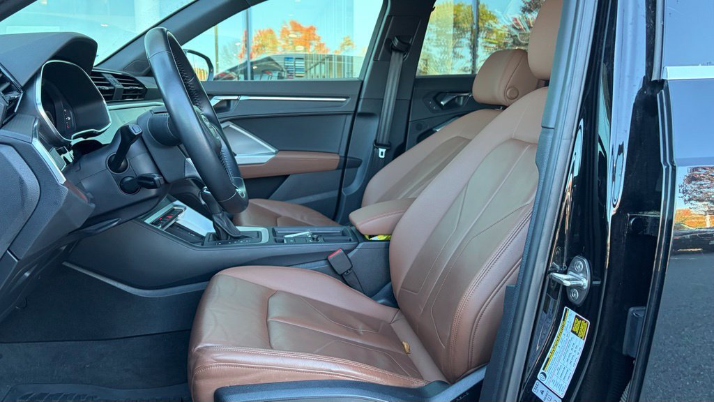 Used 2019 Audi Q3 2.0T Premium Plus w/ Premium Plus Package AWD/4WD image 8