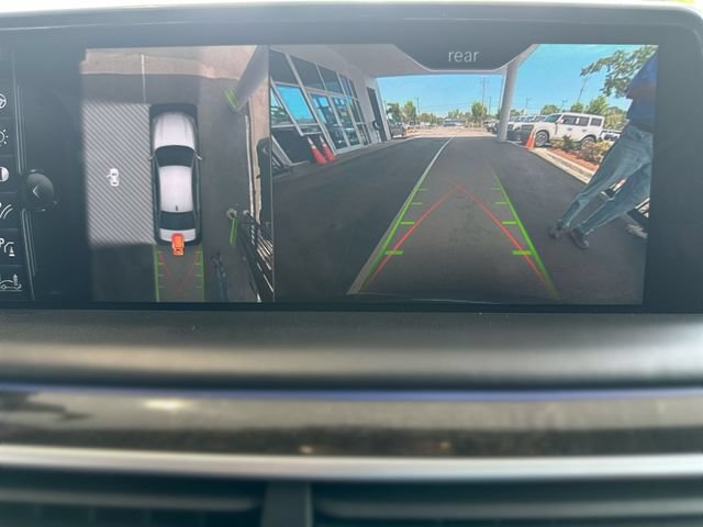 Used 2017 BMW 750i xDrive AWD/4WD image 18