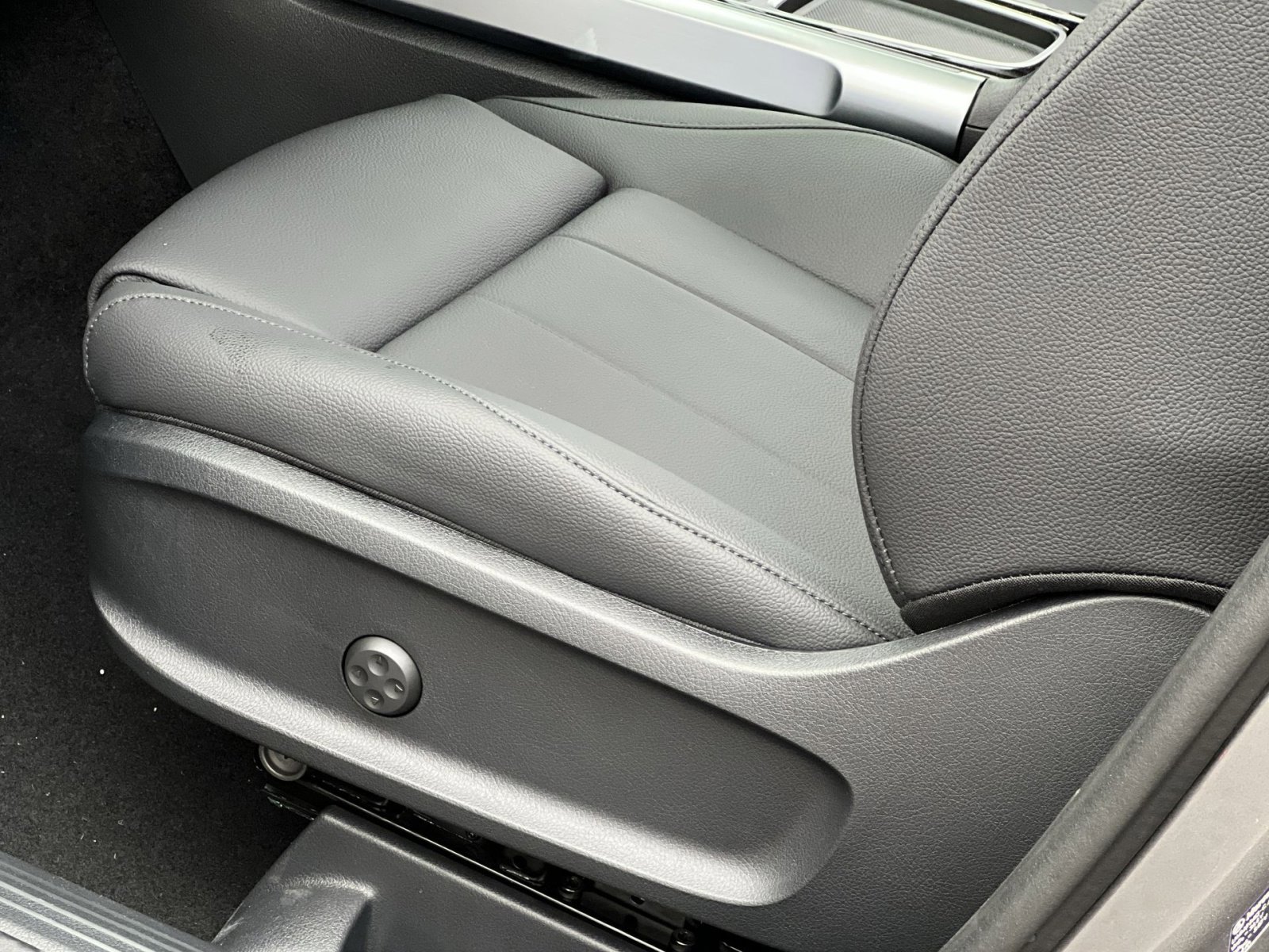 New 2026 Mercedes-Benz GLB 250 4MATIC image 12