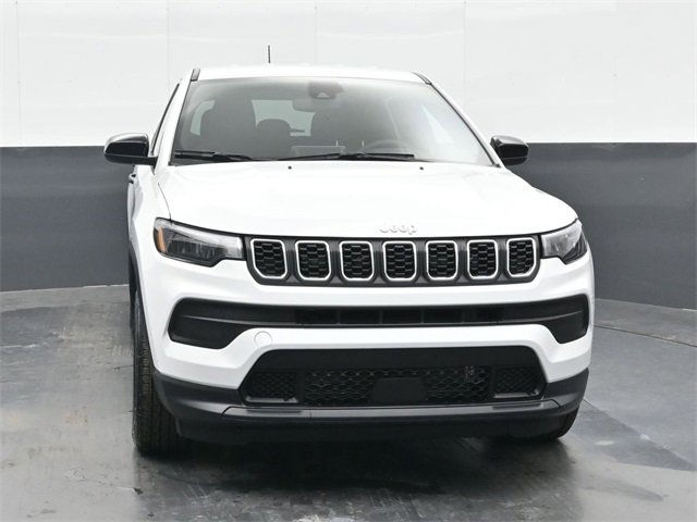 Used 2025 Jeep Compass Sport image 7