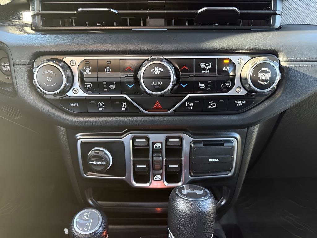 Used 2024 Jeep Wrangler Sahara w/ Safety Group image 21