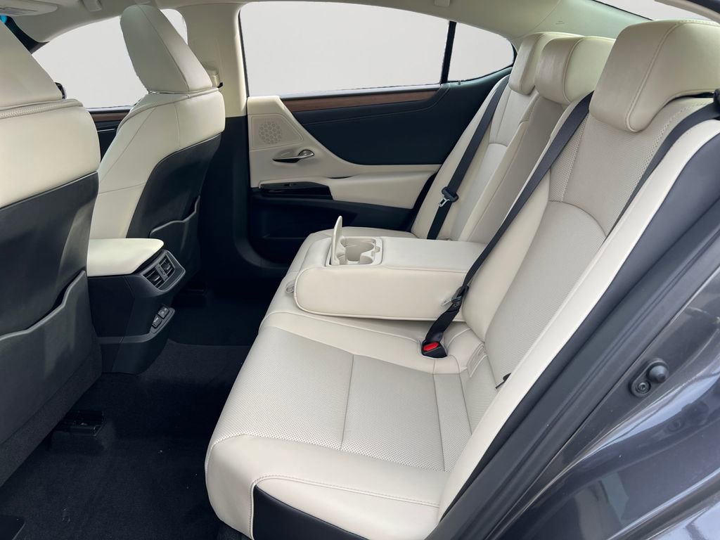 New 2025 Lexus ES 350 w/ Premium Package image 8