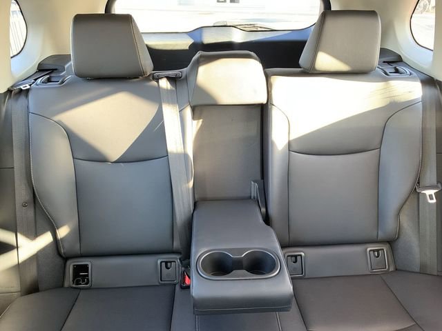 Certified 2023 Toyota Corolla Cross XLE image 31