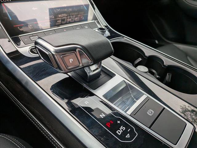 Used 2023 Audi Q8 Premium Plus image 15