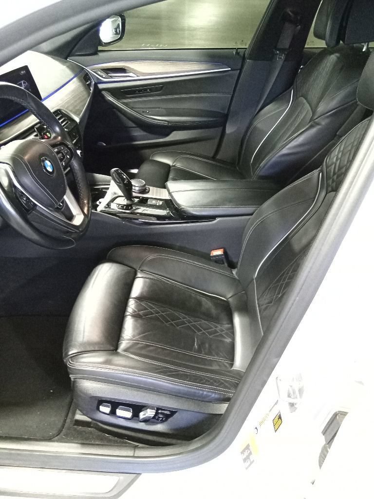 Used 2019 BMW 530e xDrive w/ Convenience Package AWD/4WD image 9