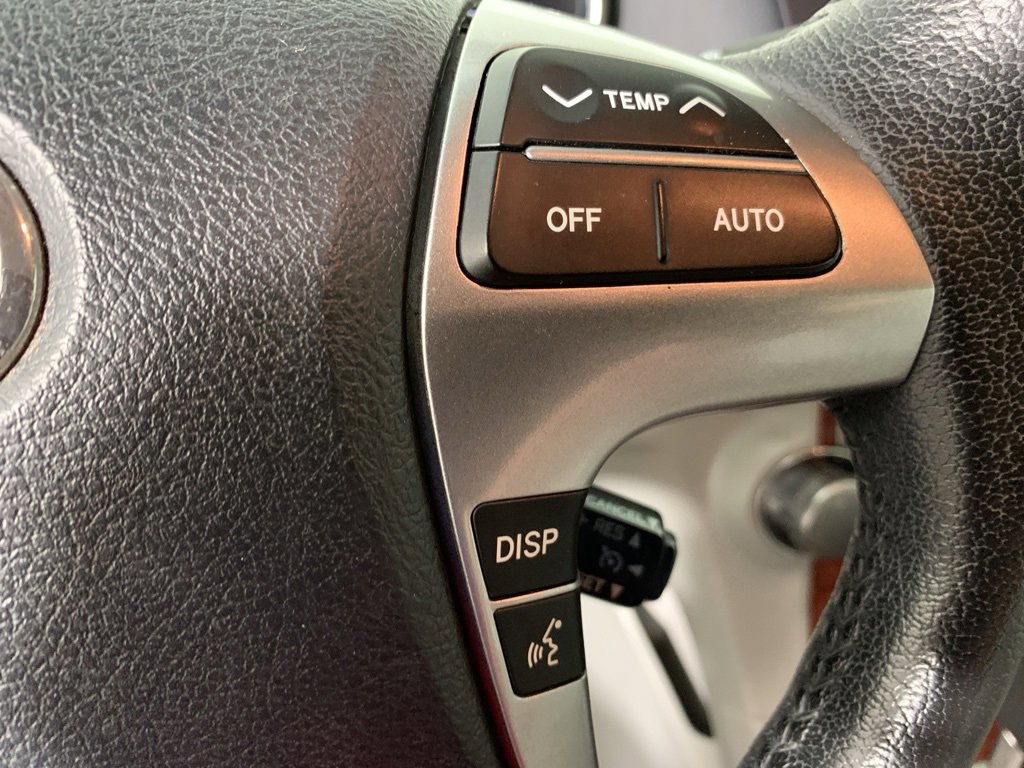 Used 2013 Toyota Highlander Limited image 24