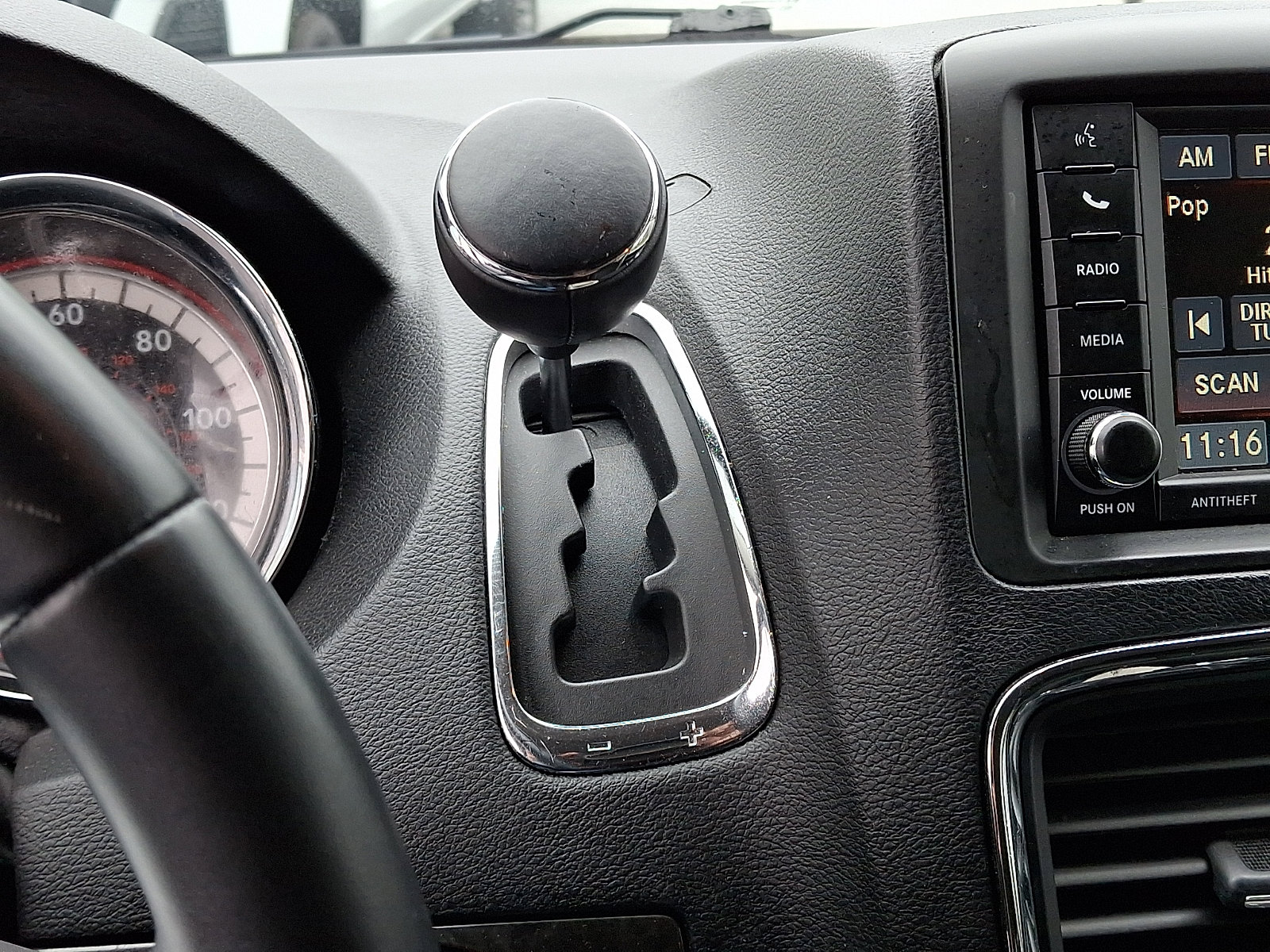 Used 2016 Dodge Grand Caravan SXT w/ Rear Park Assist Package image 16