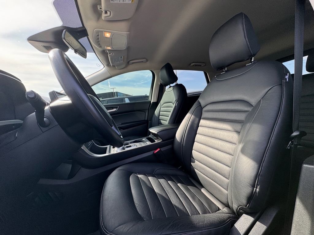 Used 2023 Ford Edge SE image 13