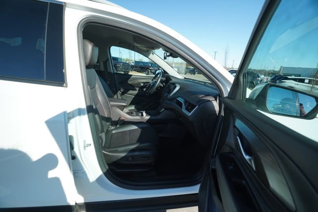 Used 2023 GMC Terrain SLT image 19