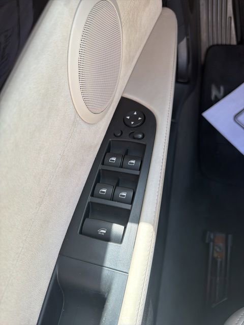 Used 2011 BMW Z4 sDrive35i image 18