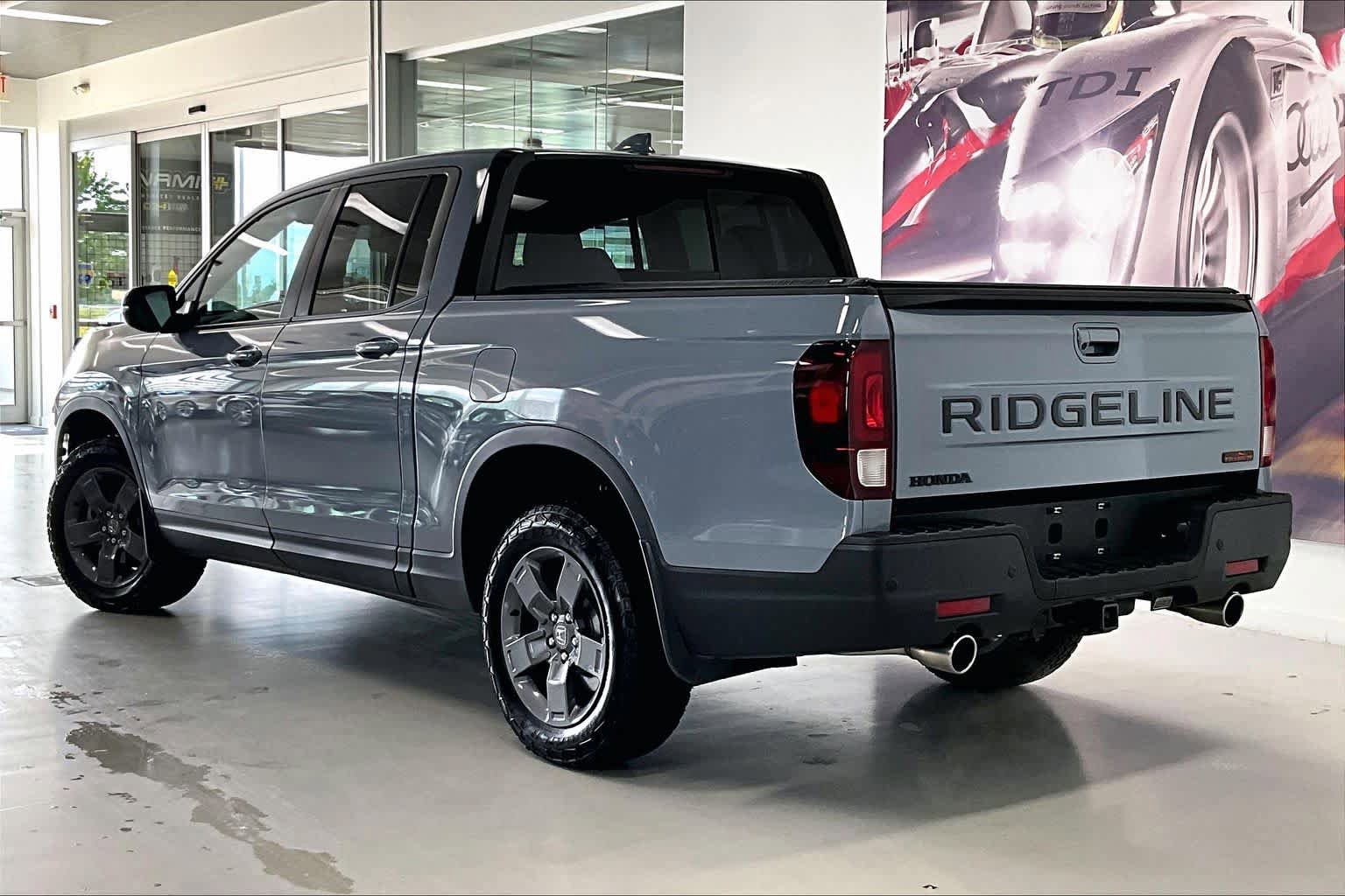 Used 2025 Honda Ridgeline TrailSport image 4