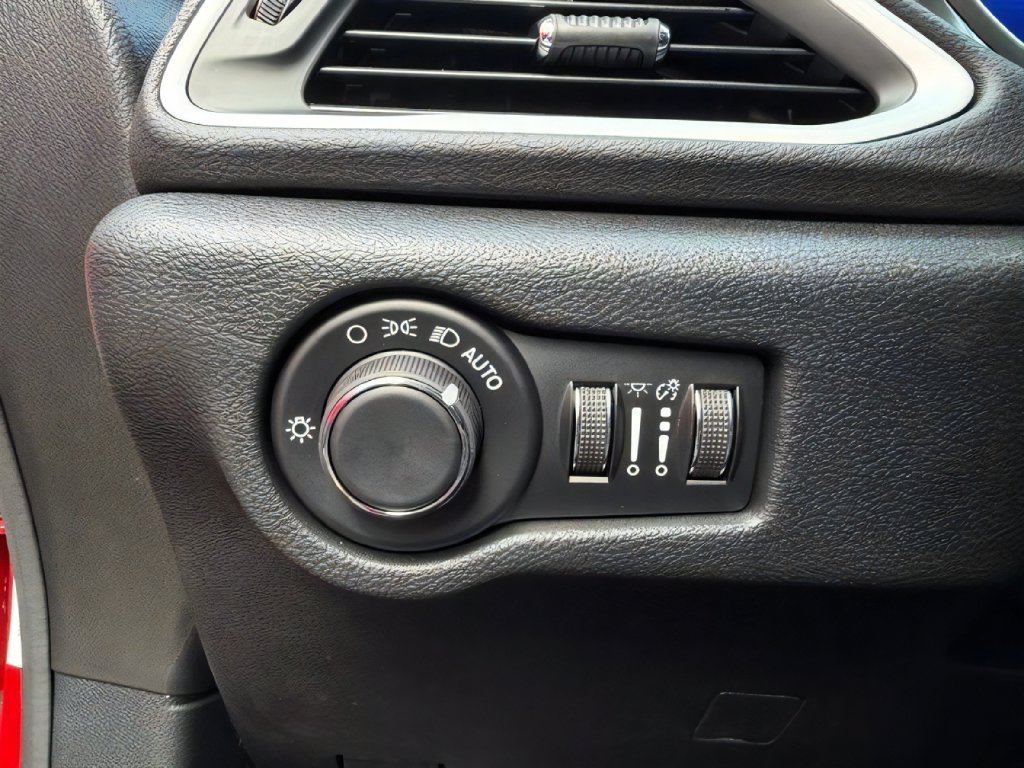 New 2026 Chrysler Voyager LX FWD image 17