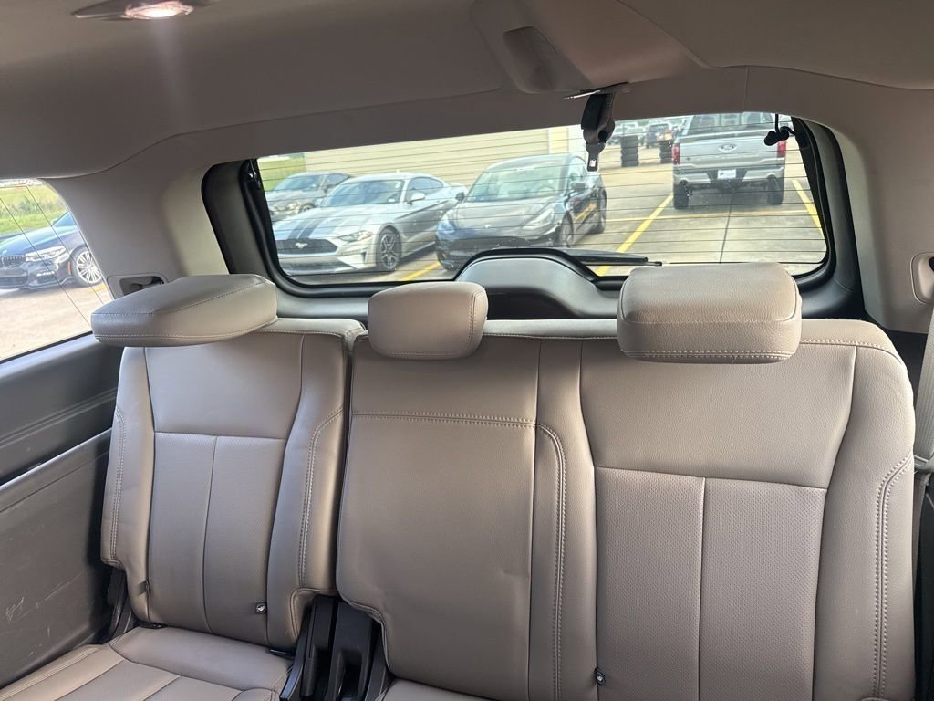 Used 2020 Ford Expedition XLT w/ Equipment Group 202A RWD image 5