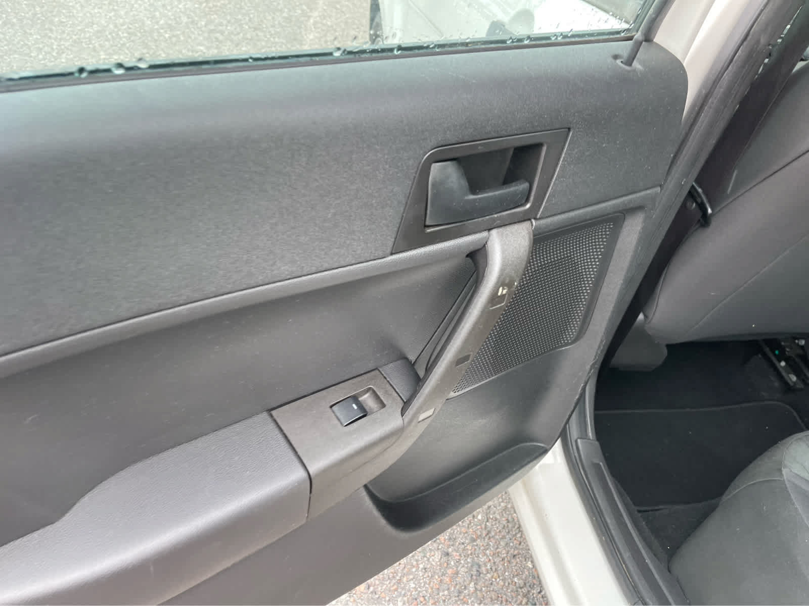 Used 2011 Ford Focus SE FWD image 19